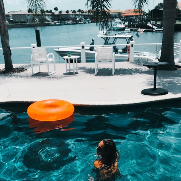 Meet your Posher, Haley - Picture 1 of 1